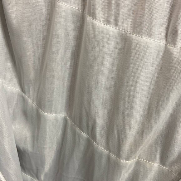 Spirit Halloween women’s silver flapper girl dress. Size adult small (4-6) - Picture 13 of 14